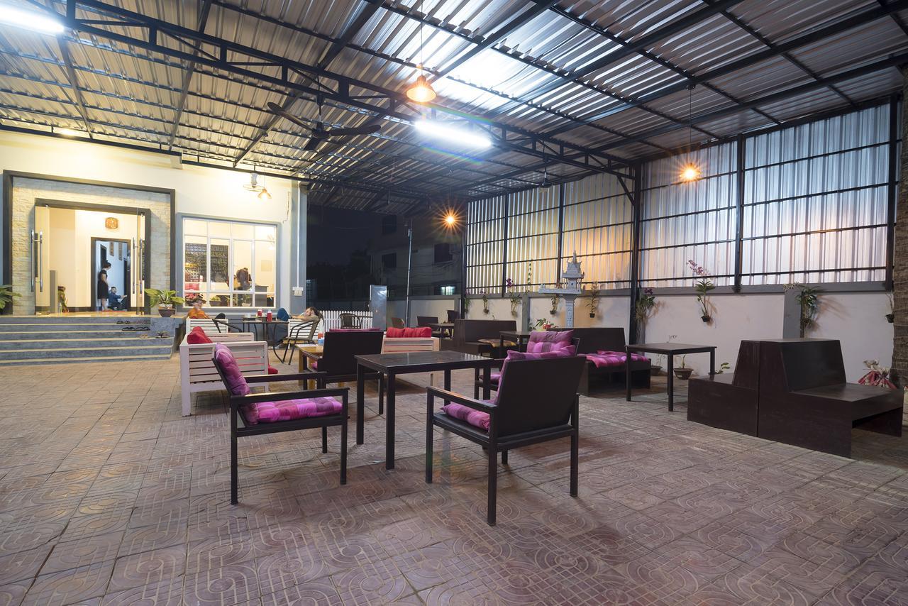 Agogo Hostel Siem Reap Exterior photo